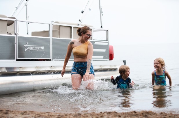 Family Whit Boat
